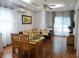 ハノイ賃貸アパート – バーディン区ランハ通りの1LDKサービスアパート、快適な生活を提供！