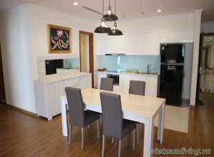 ハノイ賃貸アパート – ハノイ中心部の便利な立地、ビンホームズグエンチタインでの3LDK賃貸アパート