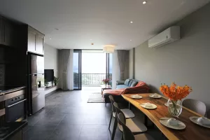 ハノイ賃貸アパート – 日本人向けタイホー区Au Co通り2LDKサービスアパートメント、レイクビュー付き