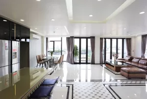 ハノイ賃貸アパート – 日本人向けBa Dinh（バディン）区の1LDKサービスアパートメント – バルコニービュー付き