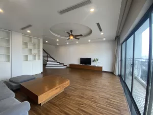 ハノイ 日本人専用賃貸 – タイホー区Au Co通りの花谷ビュー付き高級3LDKサービスアパートメント