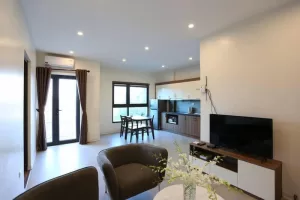 日本人向け1LDKサービスアパートメント – ハノイTay Ho（タイホー）区Au Co通り、格安賃貸