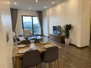 日本人必見！ハノイ・Tay Ho（タイホー）区のTu Hoa通りにある高級2LDKサービスアパートメント