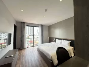 ハノイ賃貸アパート | タイホー区のサービスアパート: To Ngoc Van通りの日本人向けモダン家具付き2ベッドルーム