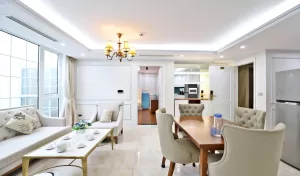 ハノイの賃貸サービスアパート：日本人向け、Hai Ba Trung区Nguyen Du通り、2LDK、モダンな設備完備