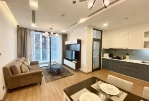 Vinhomes Metropolisの堅実な2LDK住居
